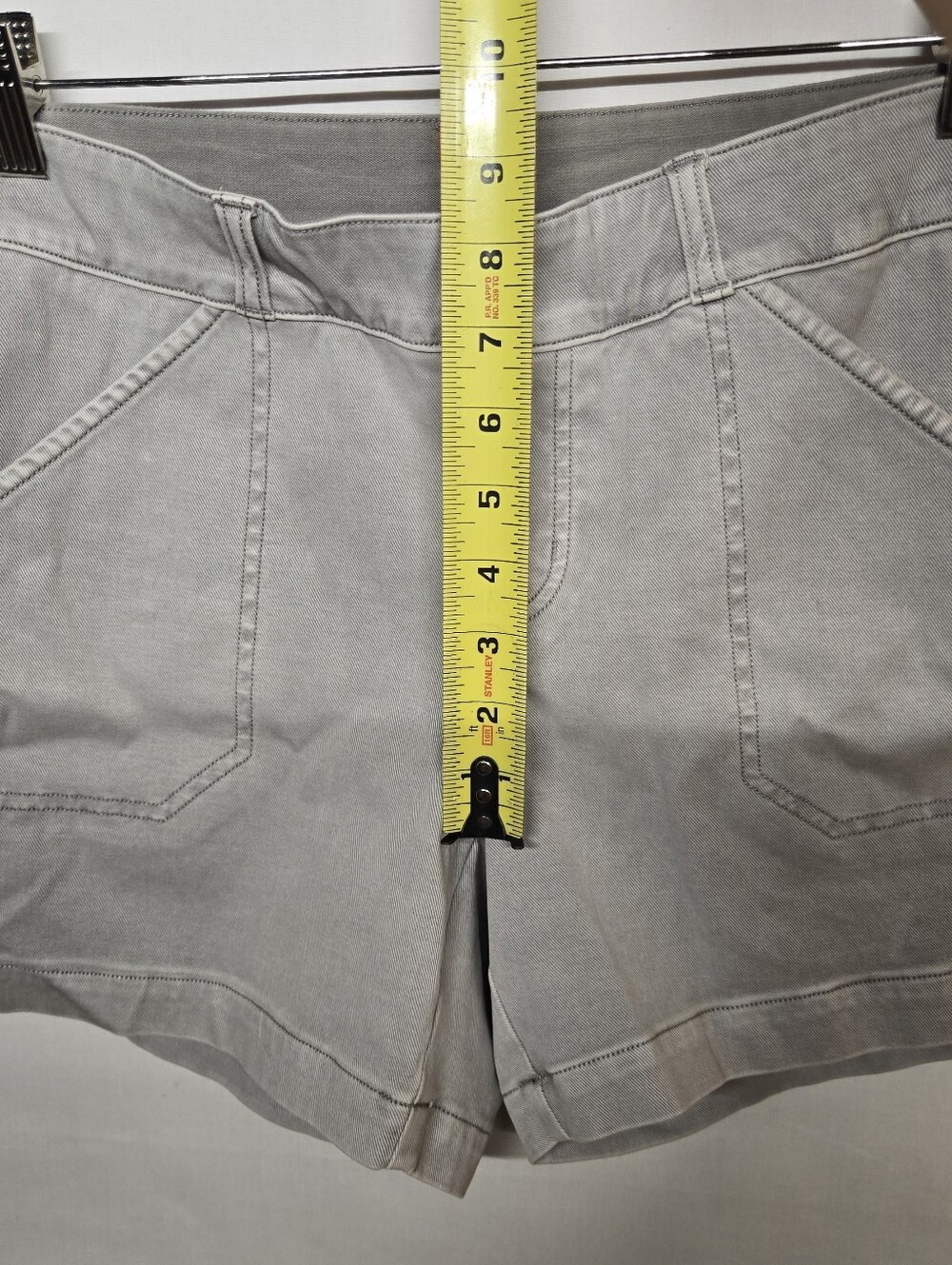 SPANX Light Gray Women's Bermuda Shorts-Size M - Picture 5 of 8